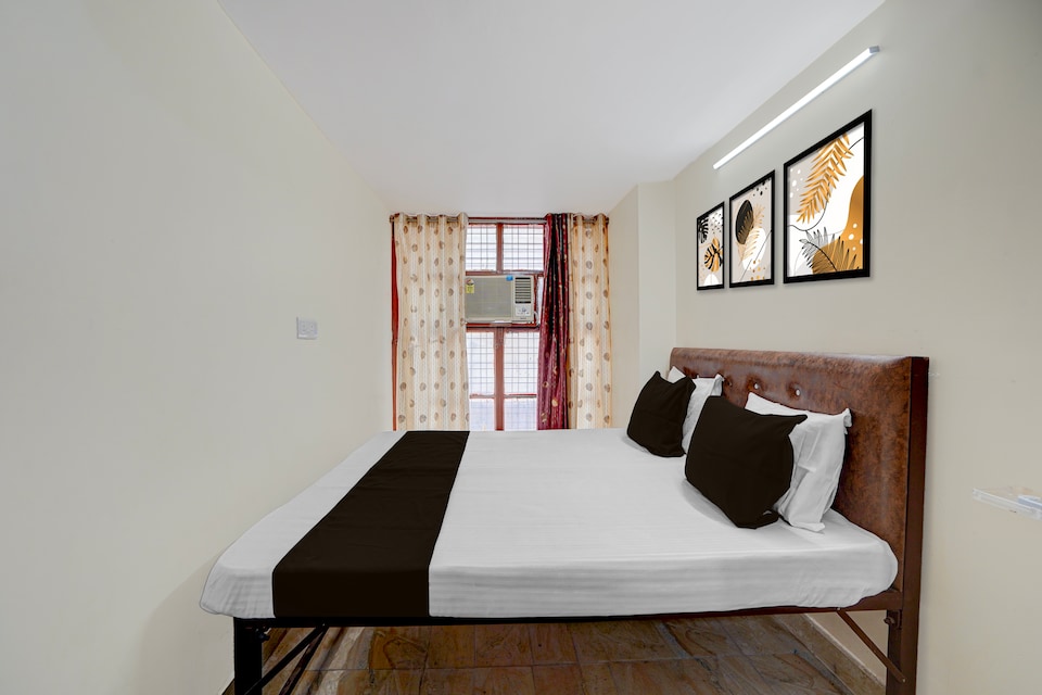 SPOT ON Krishna Home Stay, Chowk Allahabad, Prayagraj