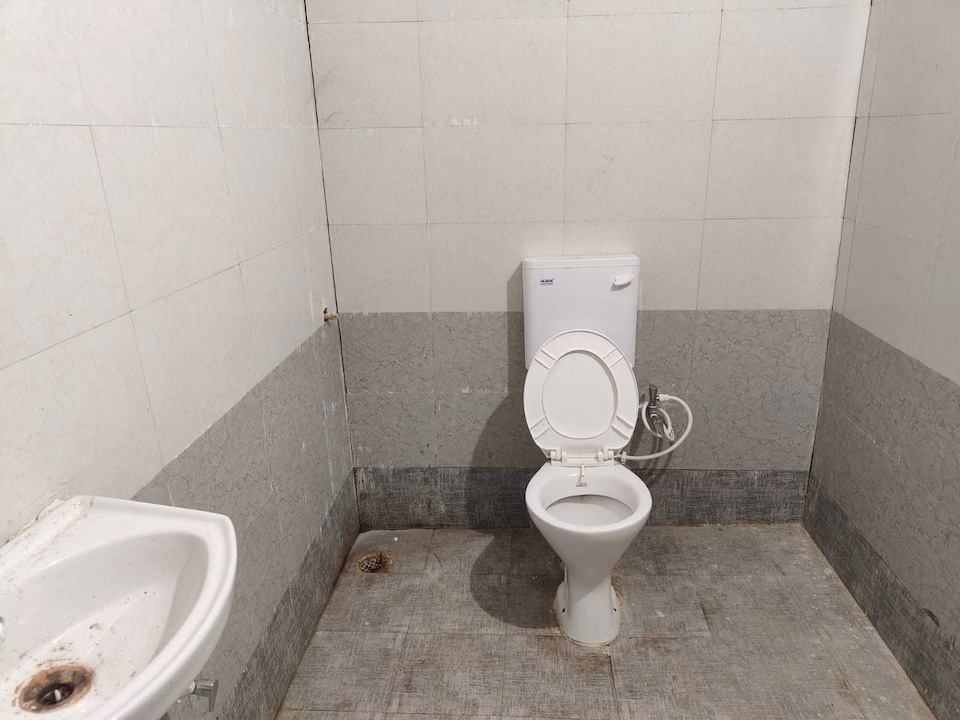 Hotel O Skyline Garden & Restaurant , Bus Stand Nagpur, Nagpur