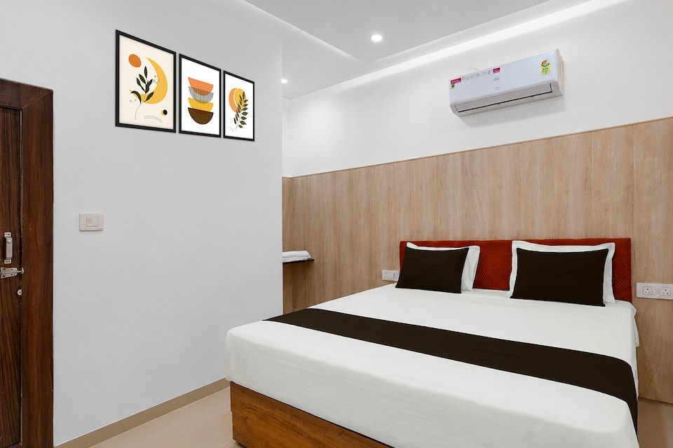 Hotel O The Grand Kamla By M.K.D , Aligarh, Aligarh