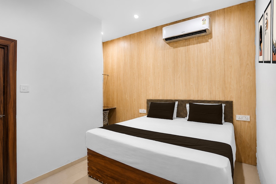 Hotel O The Grand Kamla By MKD, Aligarh, Aligarh