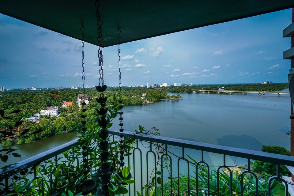 OYO 14551 Home 2BHK Sherly's Casa Grande, Kochi Fort, Kochi