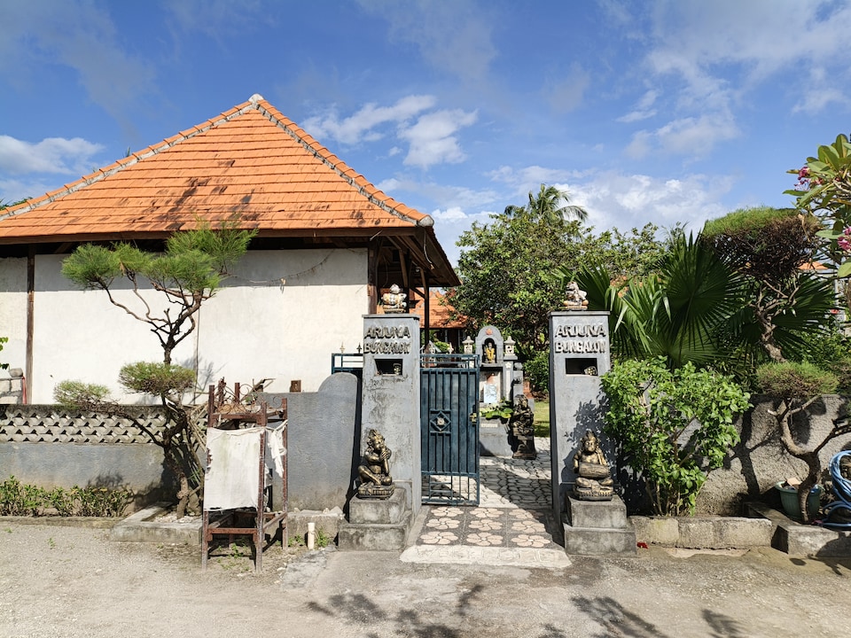 Belvilla near Sampalan Beach formerly Arjuna Bungalow , Nusa Penida, Bali