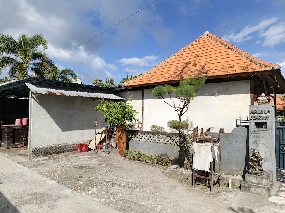 Belvilla near Sampalan Beach formerly Arjuna Bungalow , Nusa Penida, Bali
