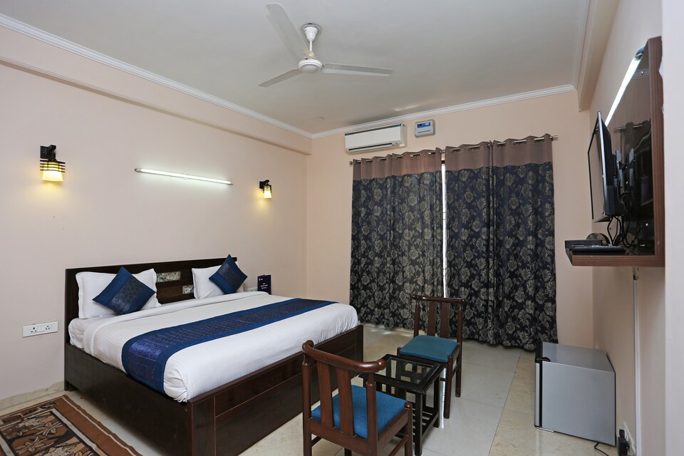 OYO 14556 Aster Villa, Medanta, Gurgaon