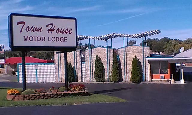 Townhouse Motor Lodge Springfield OH