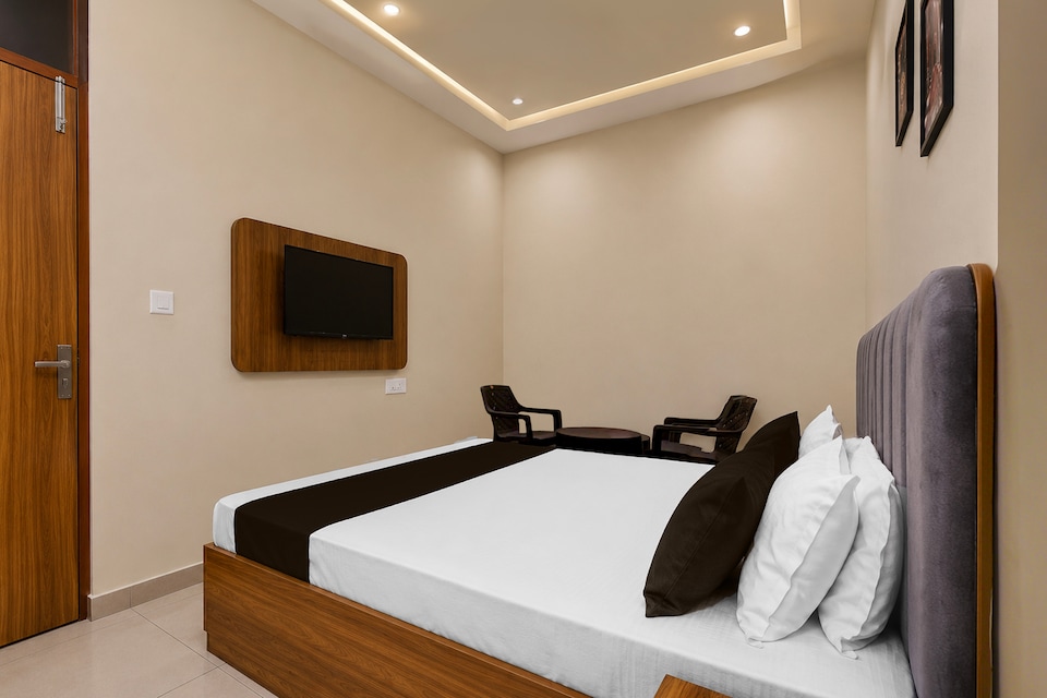 SPOT ON Falcon Inn, Airport Lucknow, Lucknow