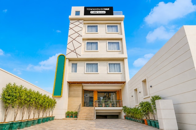 Super Townhouse Oak by OYO Rambagh Amritsar Formerly Hotel Kingsway