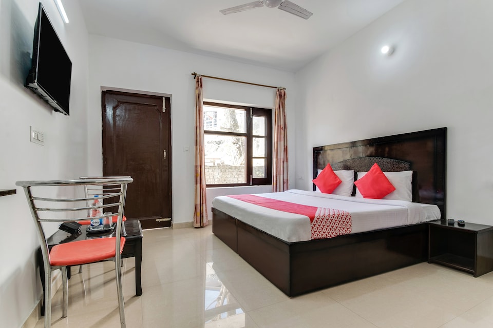 OYO 14560 Hotel Diamond Inn, Banikhet, Dalhousie