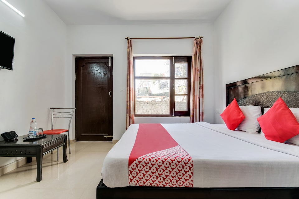 OYO 14560 Hotel Diamond Inn, Banikhet, Dalhousie