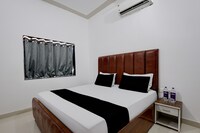 Hotel O Rudra Hotel and restaurant 