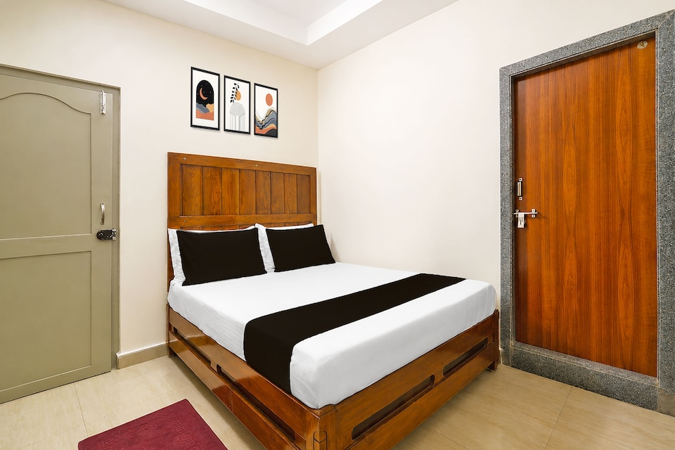 Super Collection O Rajahmundry Pushkar Ghat Formerly Sona Residency , Rajahmundry, Rajahmundry