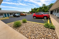 Relax Inn Dover Near Speedway