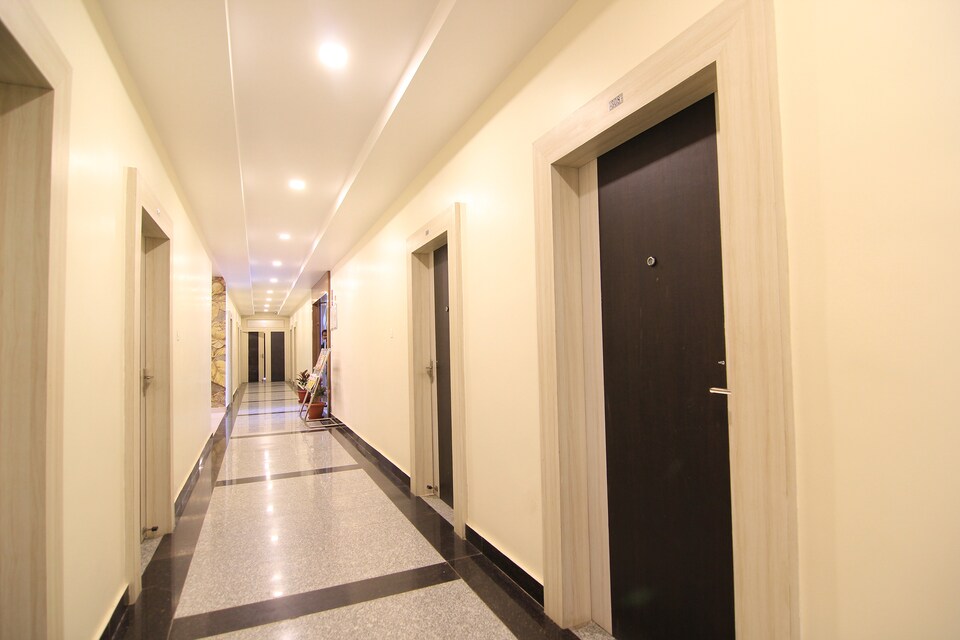 Capital O 14570 Hotel Sona Plaza, Cantonment, Varanasi