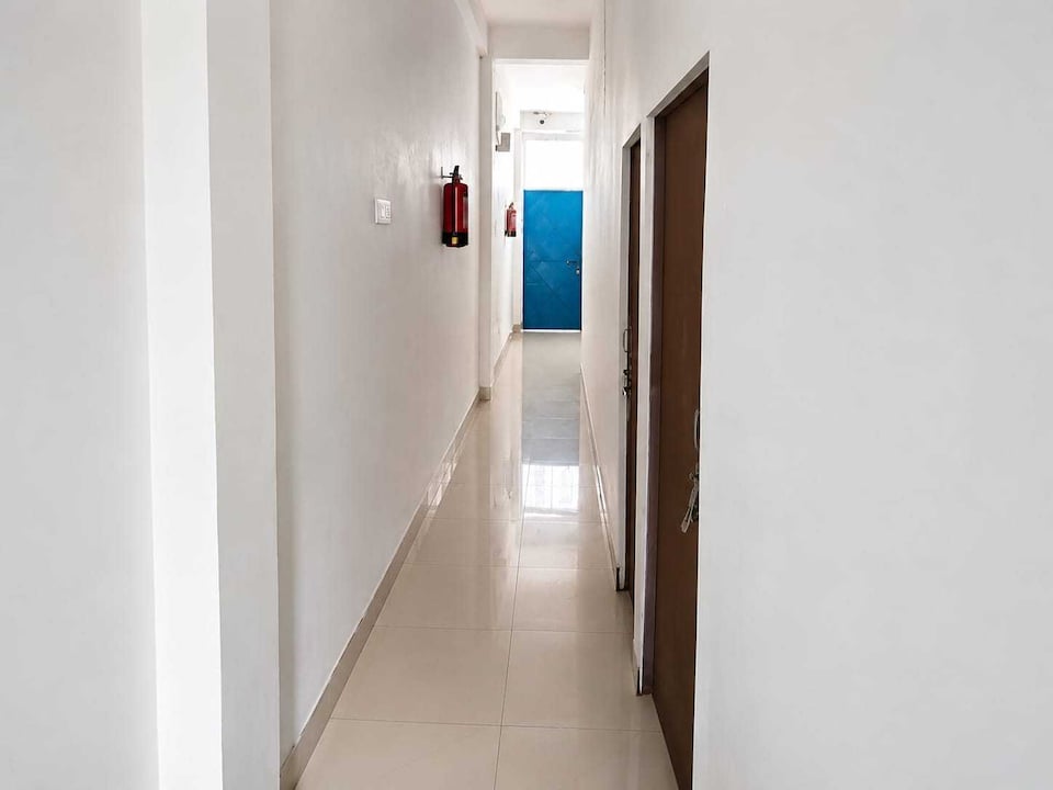 SPOT ON Your Hotel, Mahmudabad, Mahmudabad
