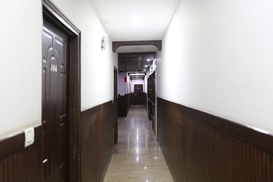 OYO Hotel Radhe Inn, Station Road - Raipur, Raipur