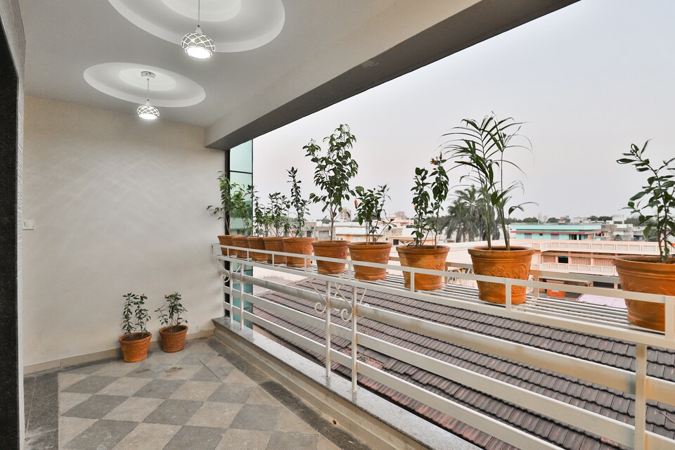 OYO 14589 Hotel Royal Inn, Gnaesh Chokdi, Anand