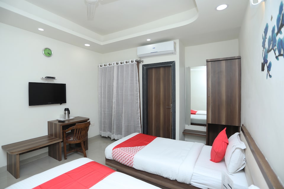 OYO Hotel 14593 Smart Rooms By Shree Vatika, Kolar Road, Bhopal