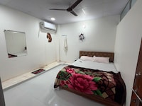 SPOT ON Shree Hotel