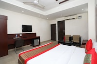 OYO Hotel Aman Inn Near Gurudwara Shri Bangla Sahib