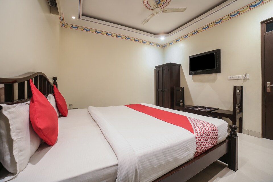 Capital O 14598 Hotel Paras palace, Jaipur Airport, Jaipur