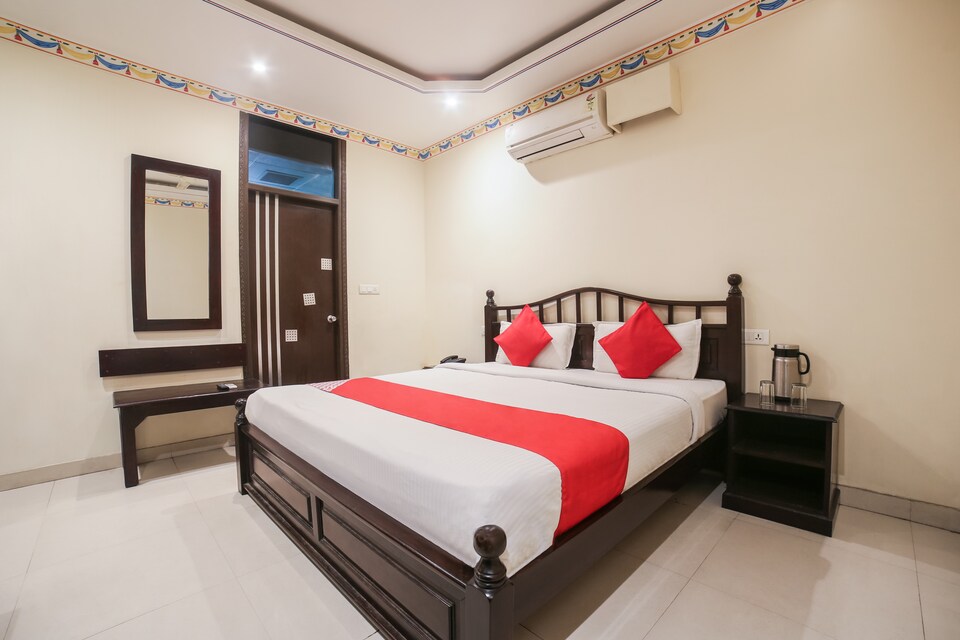 Capital O 14598 Hotel Paras palace, Jaipur Airport, Jaipur