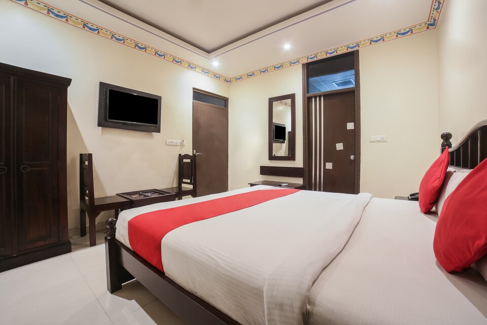 Capital O 14598 Hotel Paras palace, Jaipur Airport, Jaipur