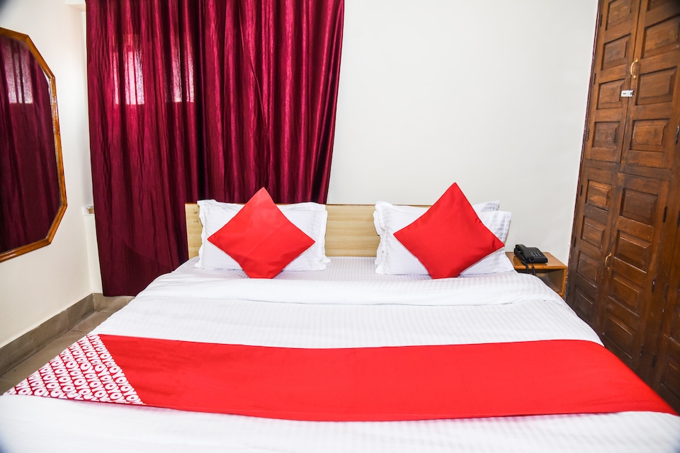 OYO 14606 Holiday Inn, Boring Road Patna, Patna