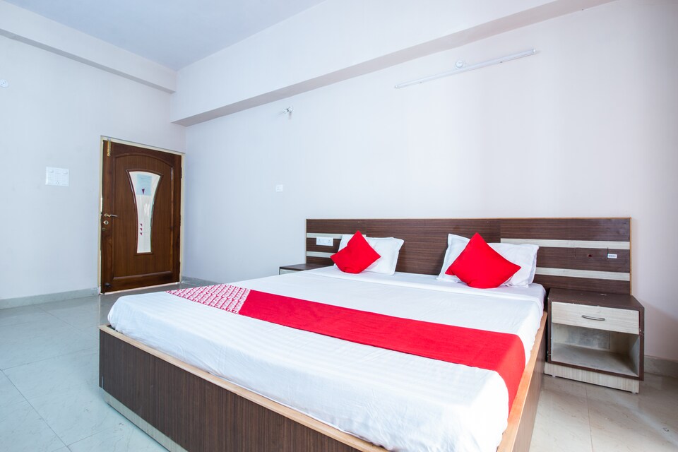 OYO 14614 Shree Vrinda Palace, Lalpur, Ranchi