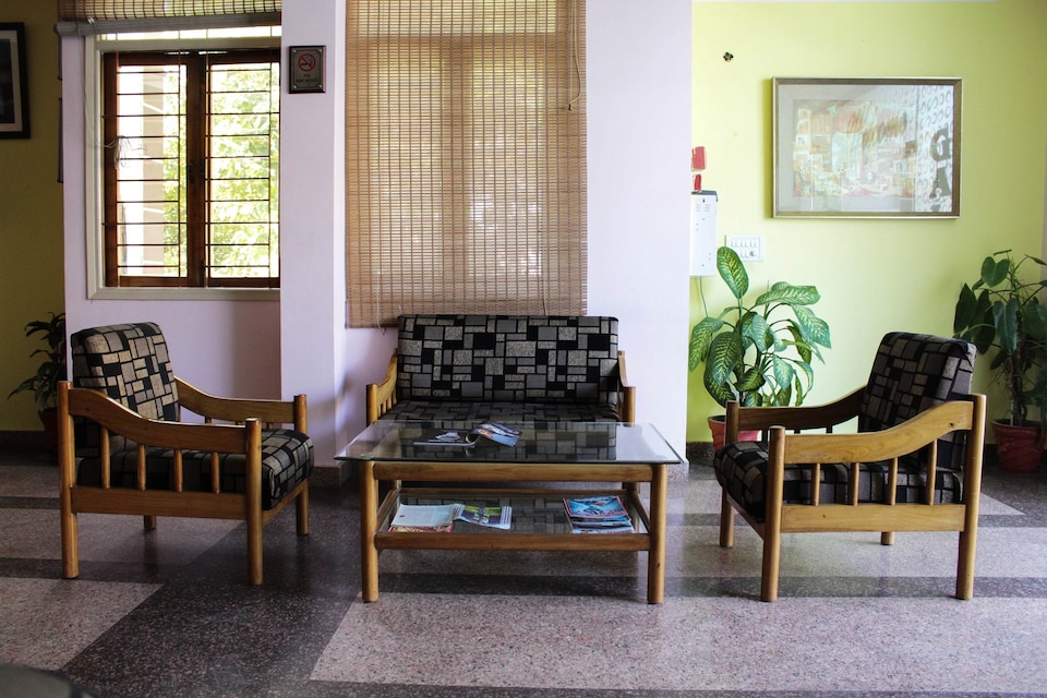 रेलवे स्टेशन के पास OYO 2665, Dehradun Railway Station, देहरादून