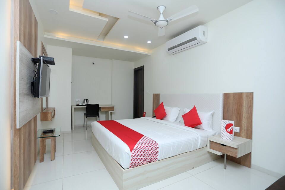 live on bho739, Kolar Road, Bhopal