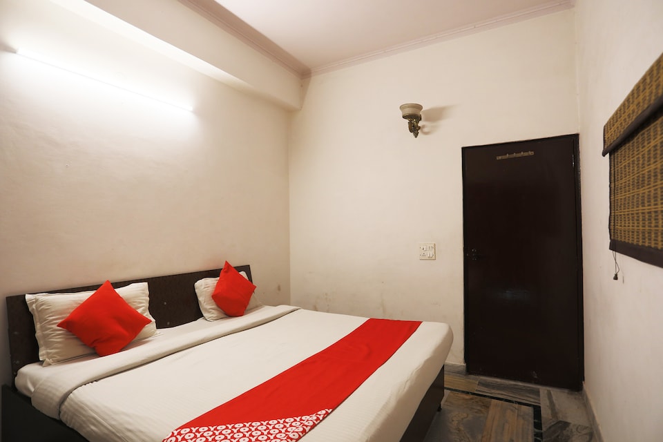 OYO14654 DAYA HOMES, Noida City Metro, Noida