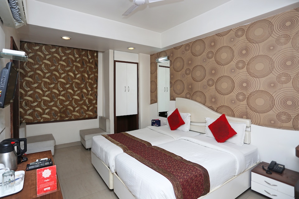 OYO 514 Nirvana Hotel, Cantonment, Varanasi