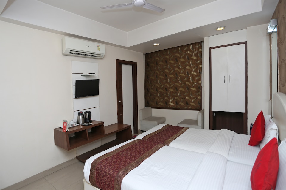 OYO 514 Nirvana Hotel, Cantonment, Varanasi