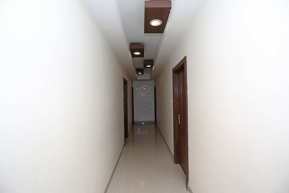 OYO 514 Nirvana Hotel, Cantonment, Varanasi