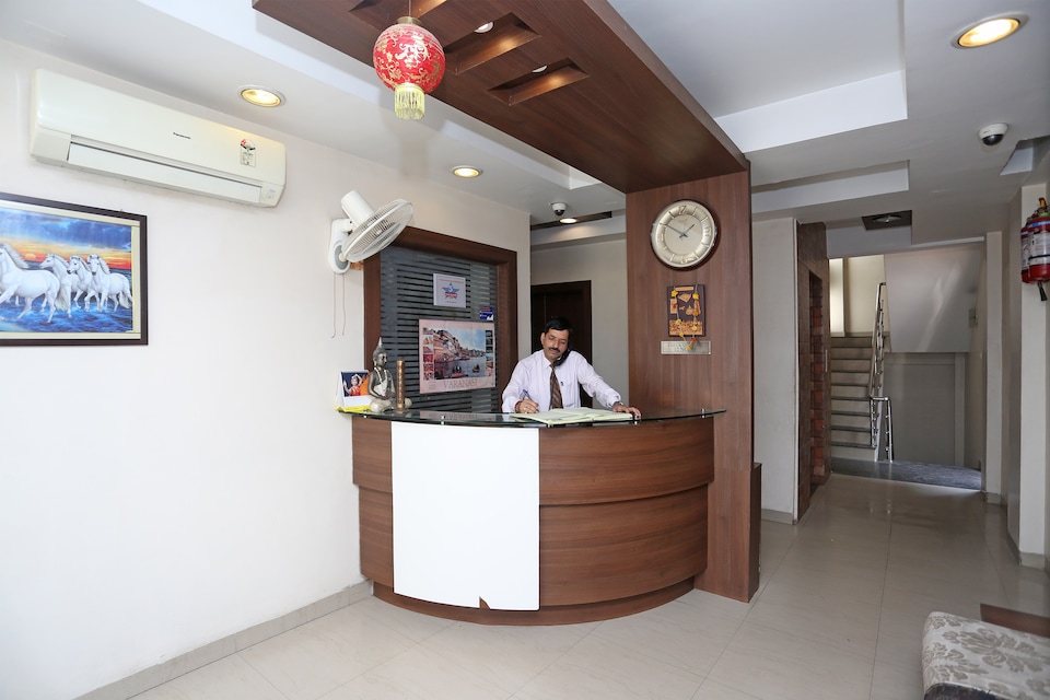OYO 514 Nirvana Hotel, Cantonment, Varanasi