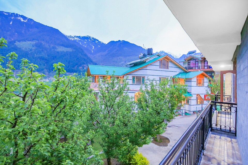 OYO Home 14663 Exquisite Studios, Naggar Road, Manali