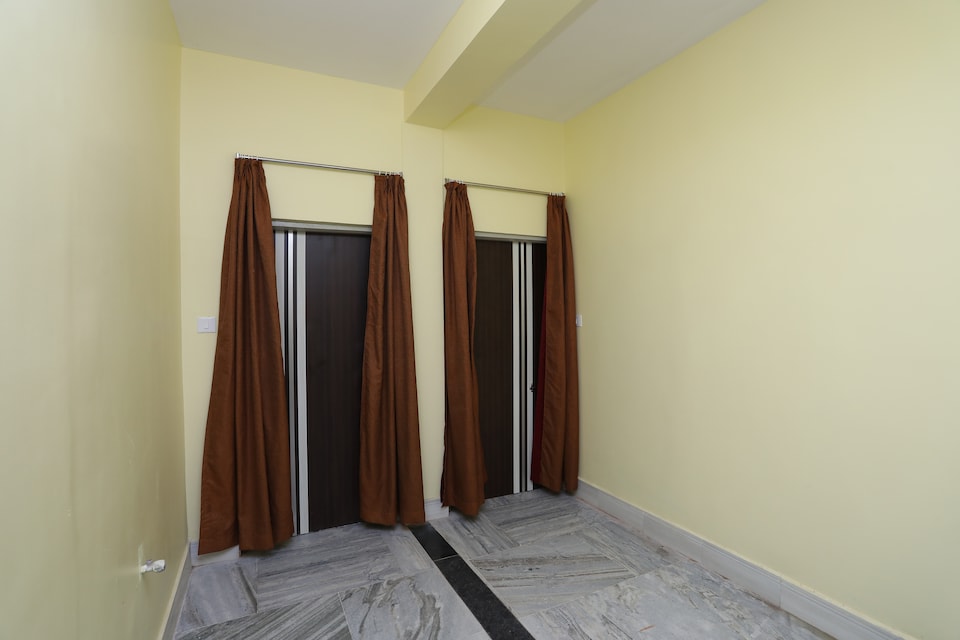 OYO Flagship Aditya Residency, Chandrasekharpur, Bhubaneswar