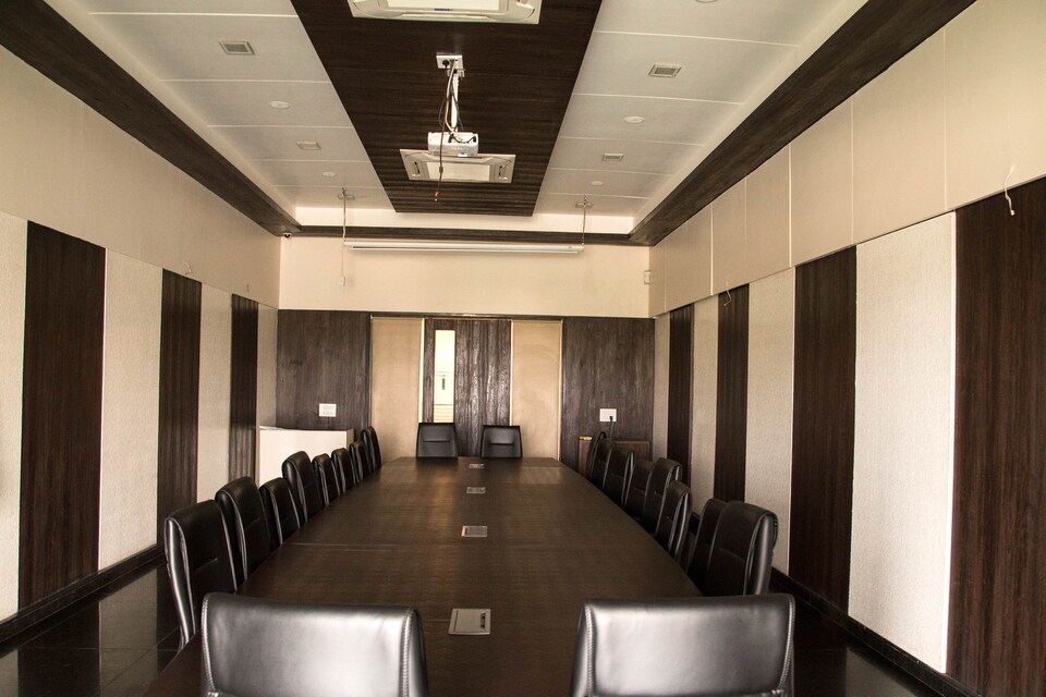 OYO Premium 001 Near GIDC Gunjan Road, Vapi, Vapi