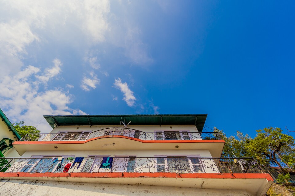 OYO Home 14696 Eastern View 1BHK, Picture palace Mussoorie, Mussoorie