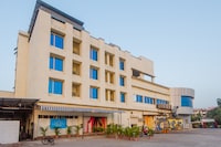 Capital O Hotel Nakshatra Regency