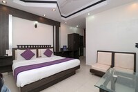 OYO Hotel India Palace Near Gurudwara Shri Bangla Sahib