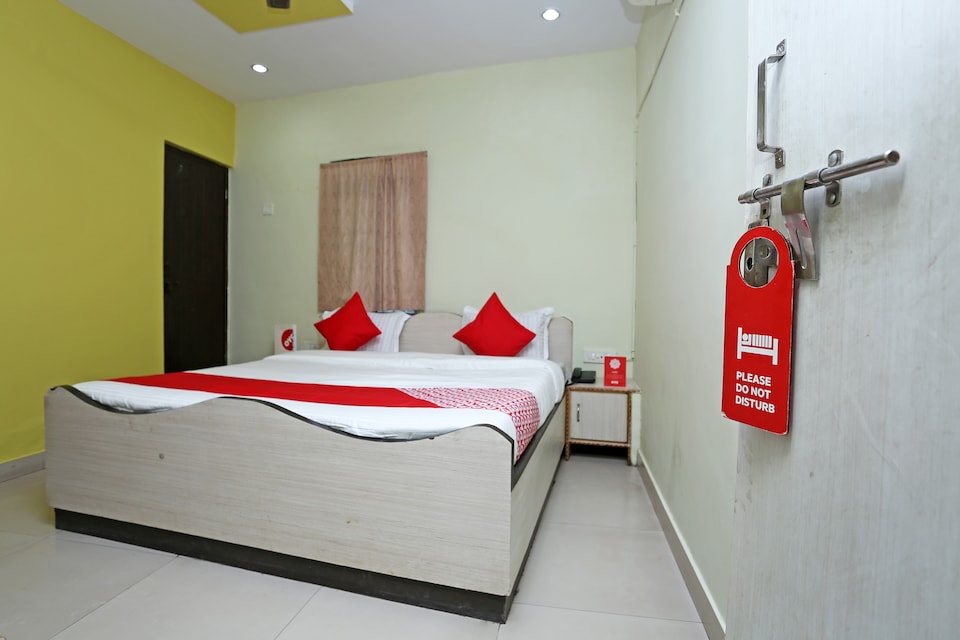OYO 14711 Hotel Natraj, Jaistambh Chowk, Raipur