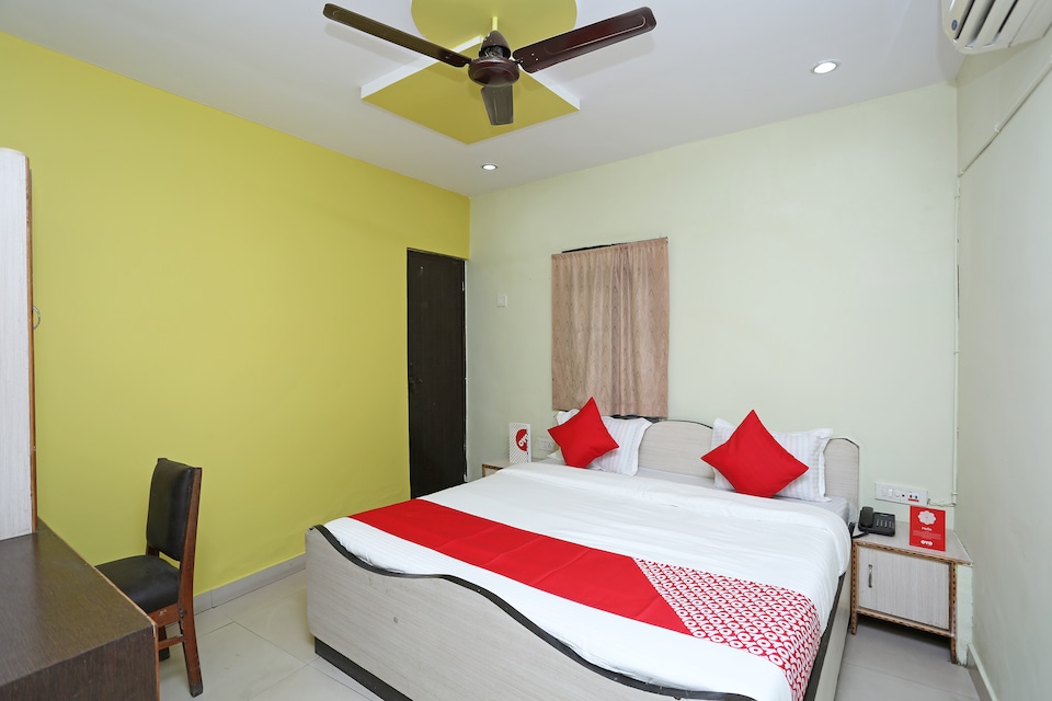 OYO 14711 Hotel Natraj, Jaistambh Chowk, Raipur
