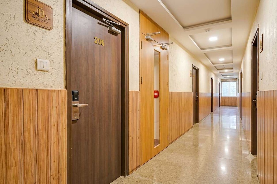 Hotel O NIT Raipur Formerly Natraj, Jaistambh Chowk, Raipur