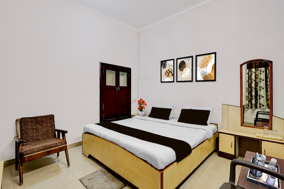 Super Hotel O NIT Raipur Formerly Natraj, Jaistambh Chowk, Raipur