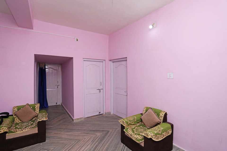 OYO 14712 The New Garden Inn, Chandrasekharpur, Bhubaneswar