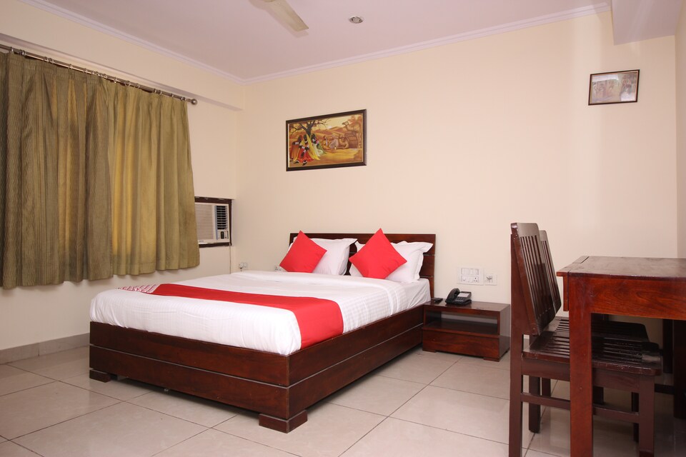 OYO 14714 K comfort, Hawa Mahal, Jaipur