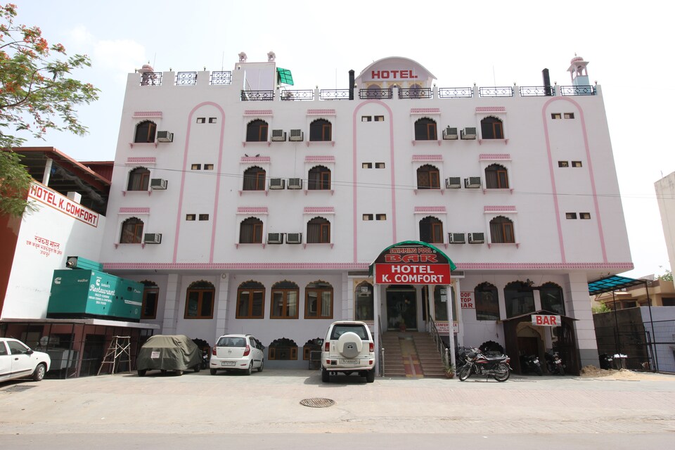OYO 14714 K comfort, Hawa Mahal, Jaipur