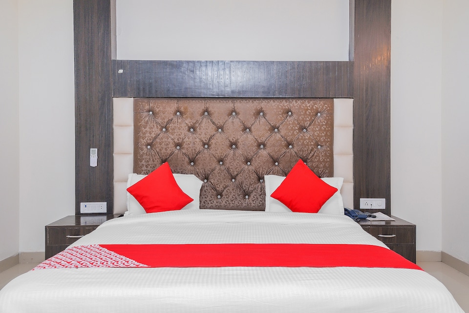 OYO 14721 Hotel Vishesh Continental, Karol Bagh Delhi, Delhi