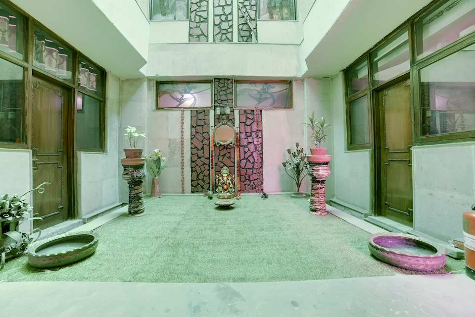 OYO 14730 Shiv Shakti Residency, Noida Stadium, Noida